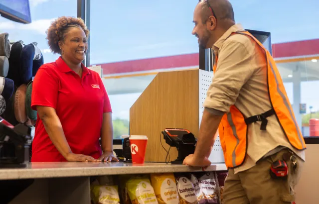 circle-k-store-people